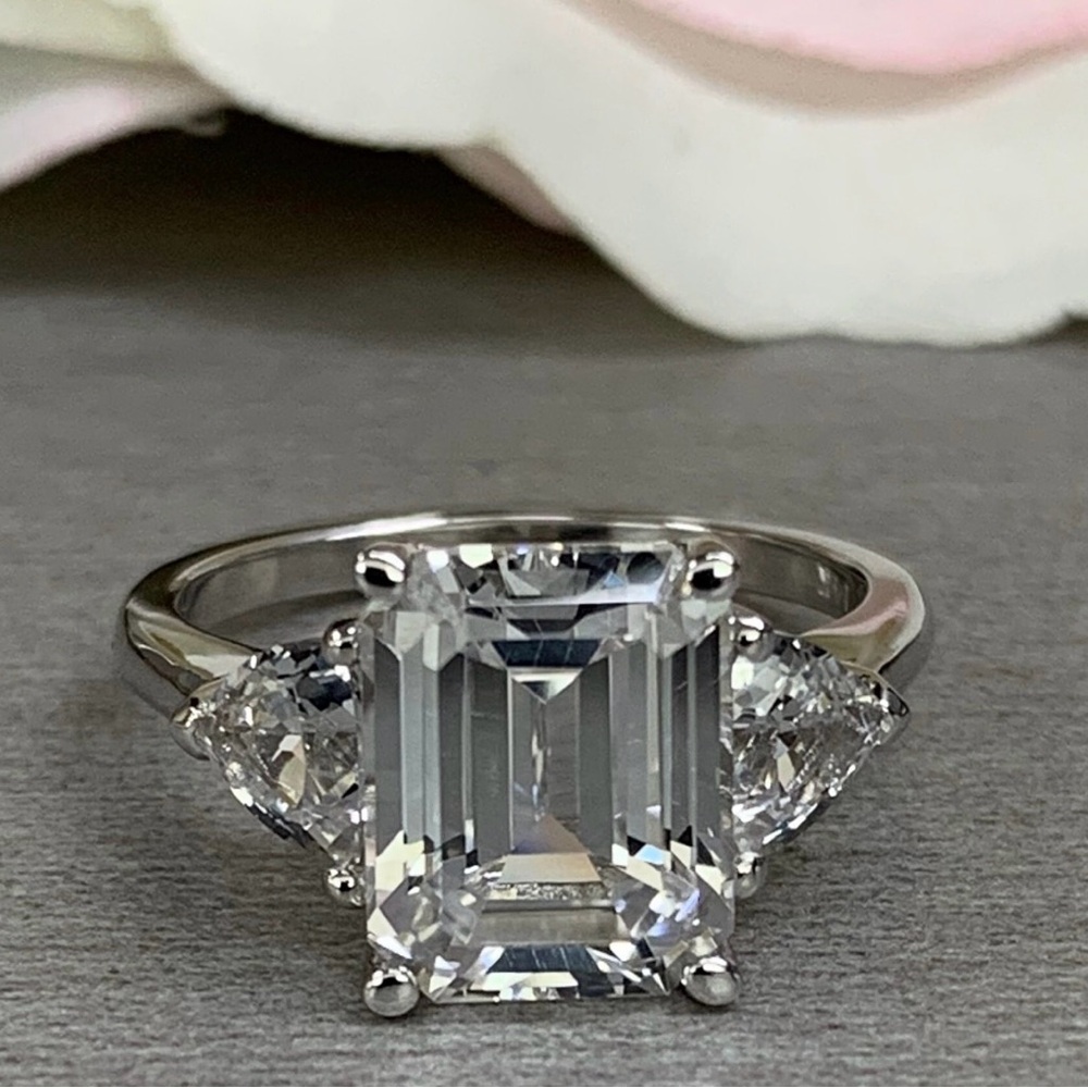Elegant white gold white sapphire Ring